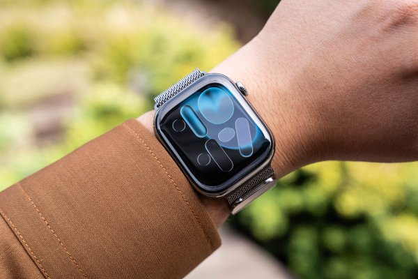 tan2h-apple-watch-2025-handson-05222-compressed